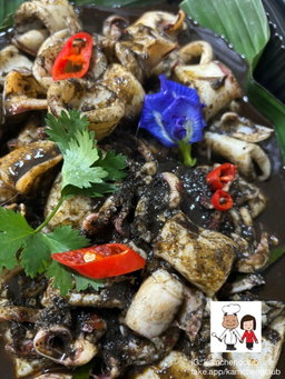 Nyonya Sotong Hitam