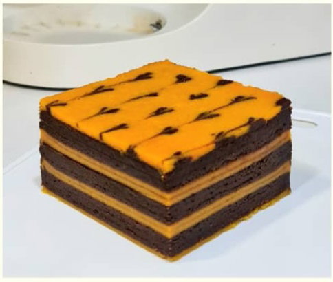 Kek Lapis Idola (Beryl's) - whole cake_0