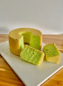 Pandan Chiffon Cake 8"