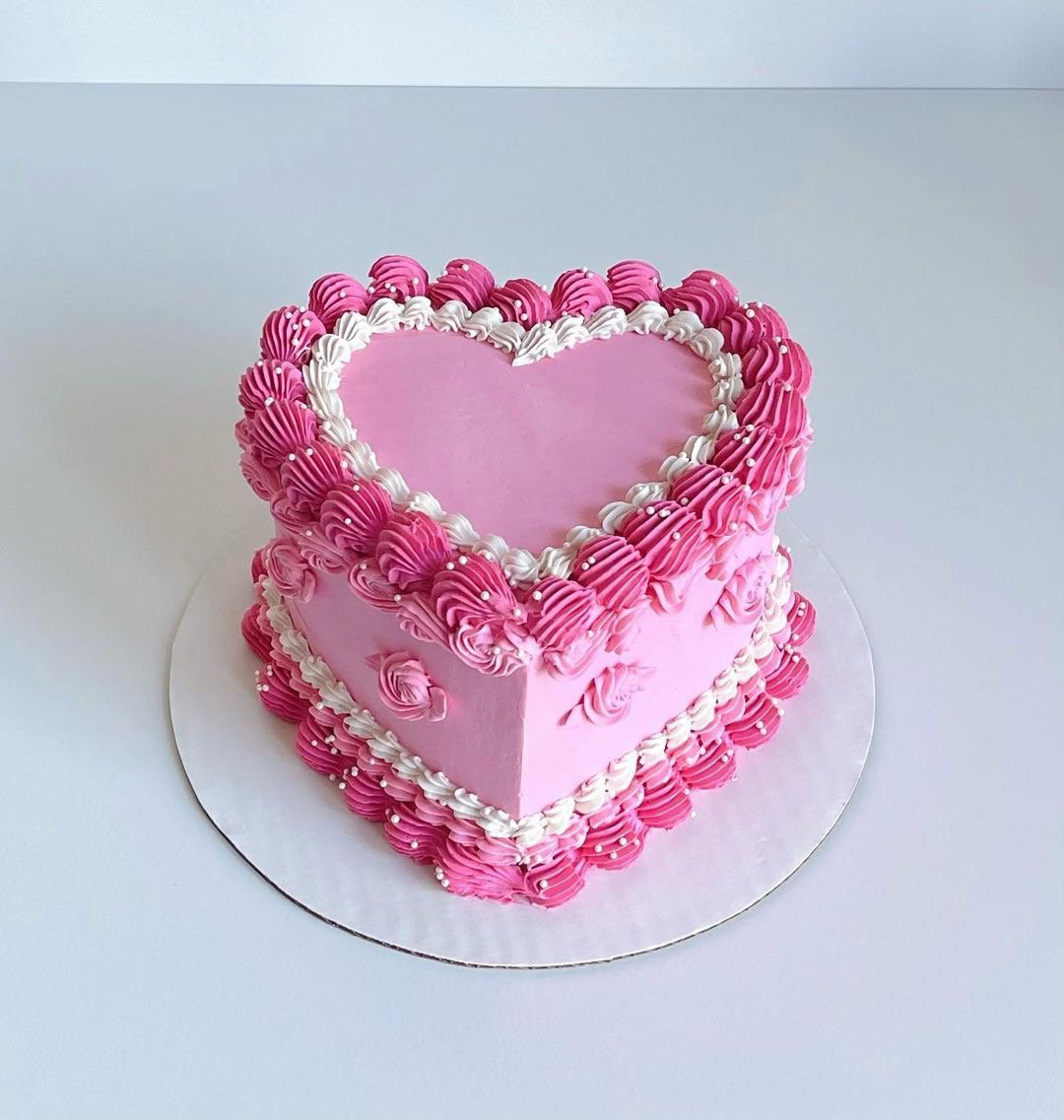 6 inches Buttercream Heart Cake  