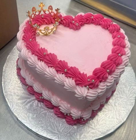 6 inches Buttercream Heart Cake  _1