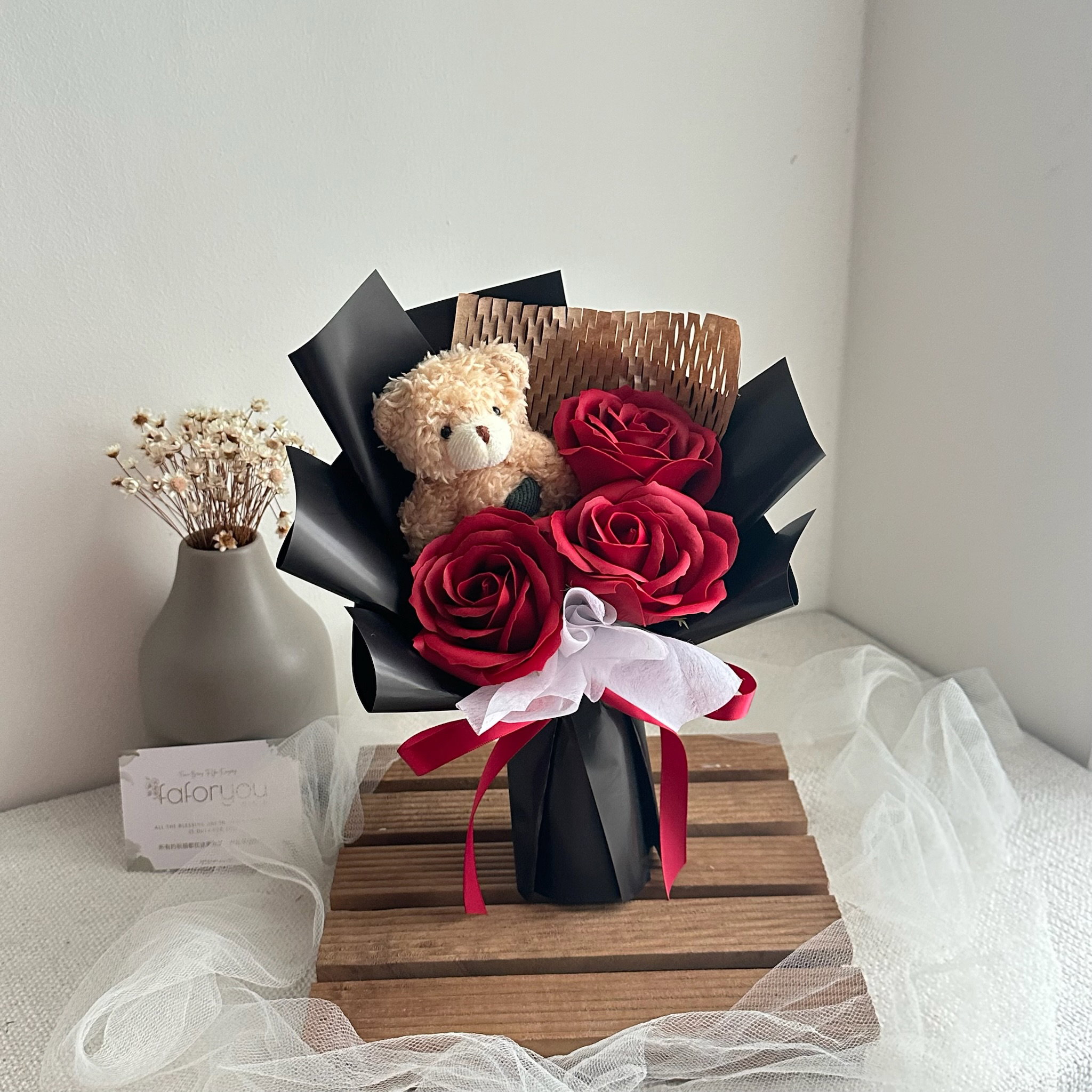(3R024) Bear 3 Stalk Soap Rose Bouquet_0
