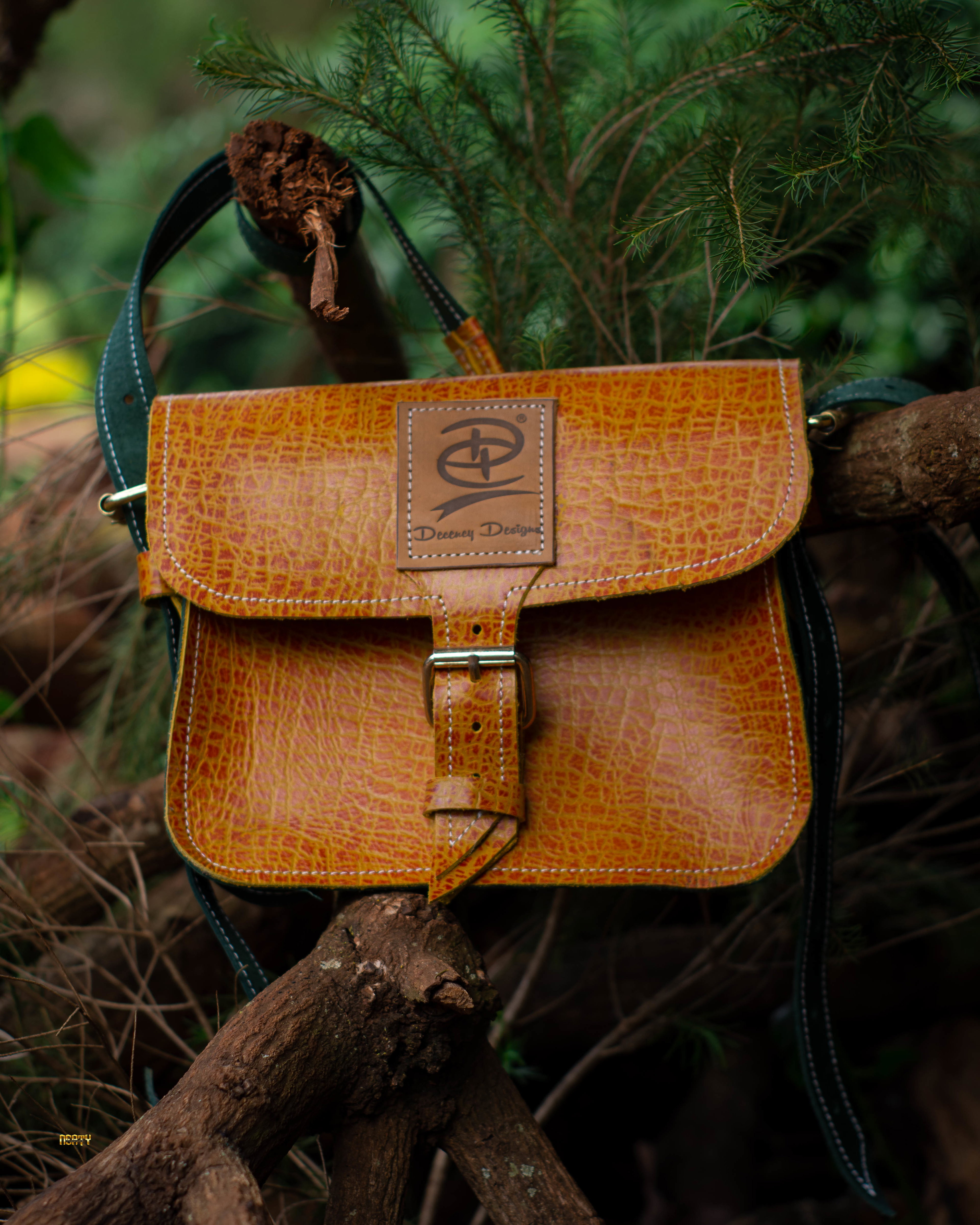 Toti sling bag 