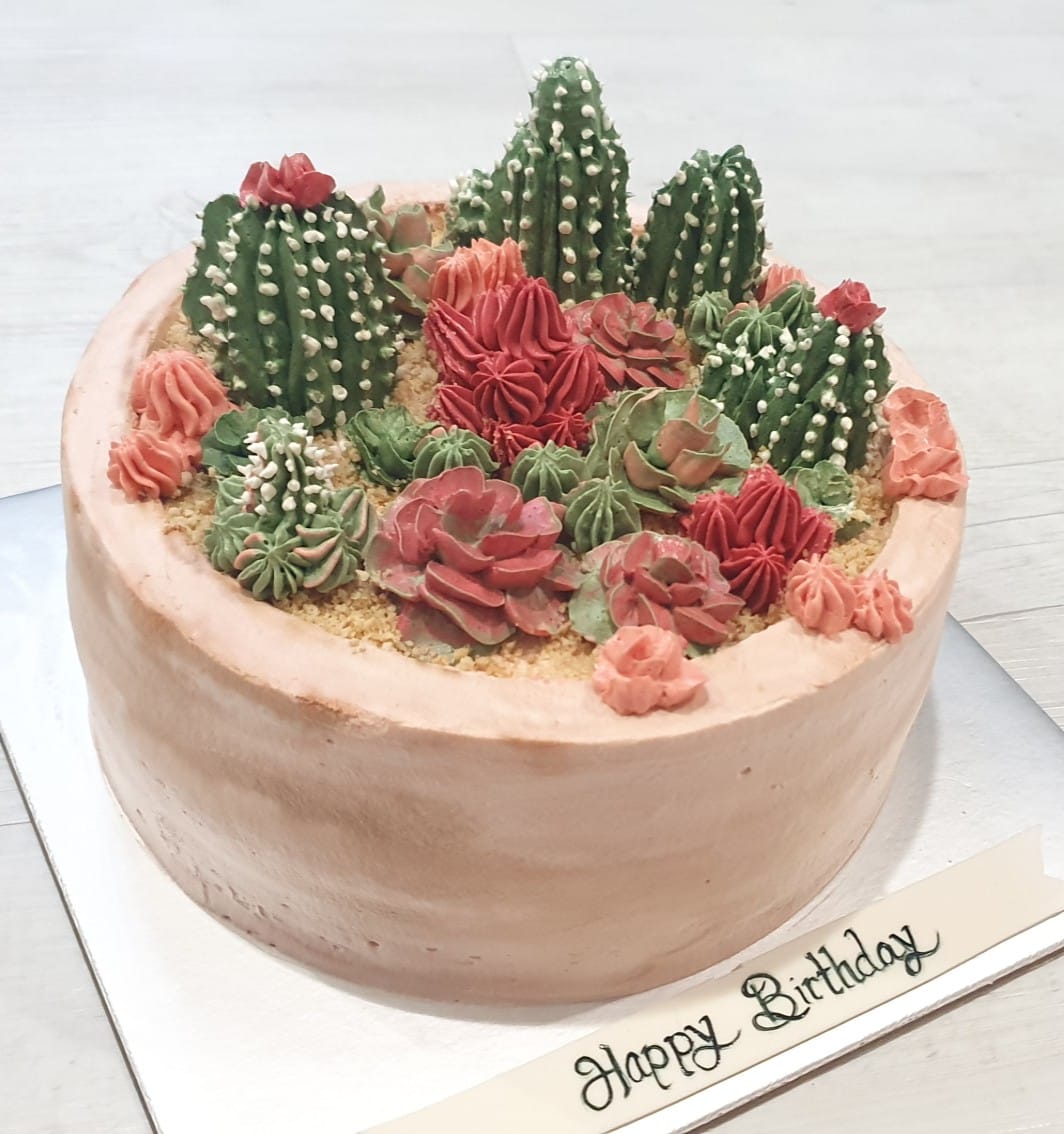 Customised Cakes_8