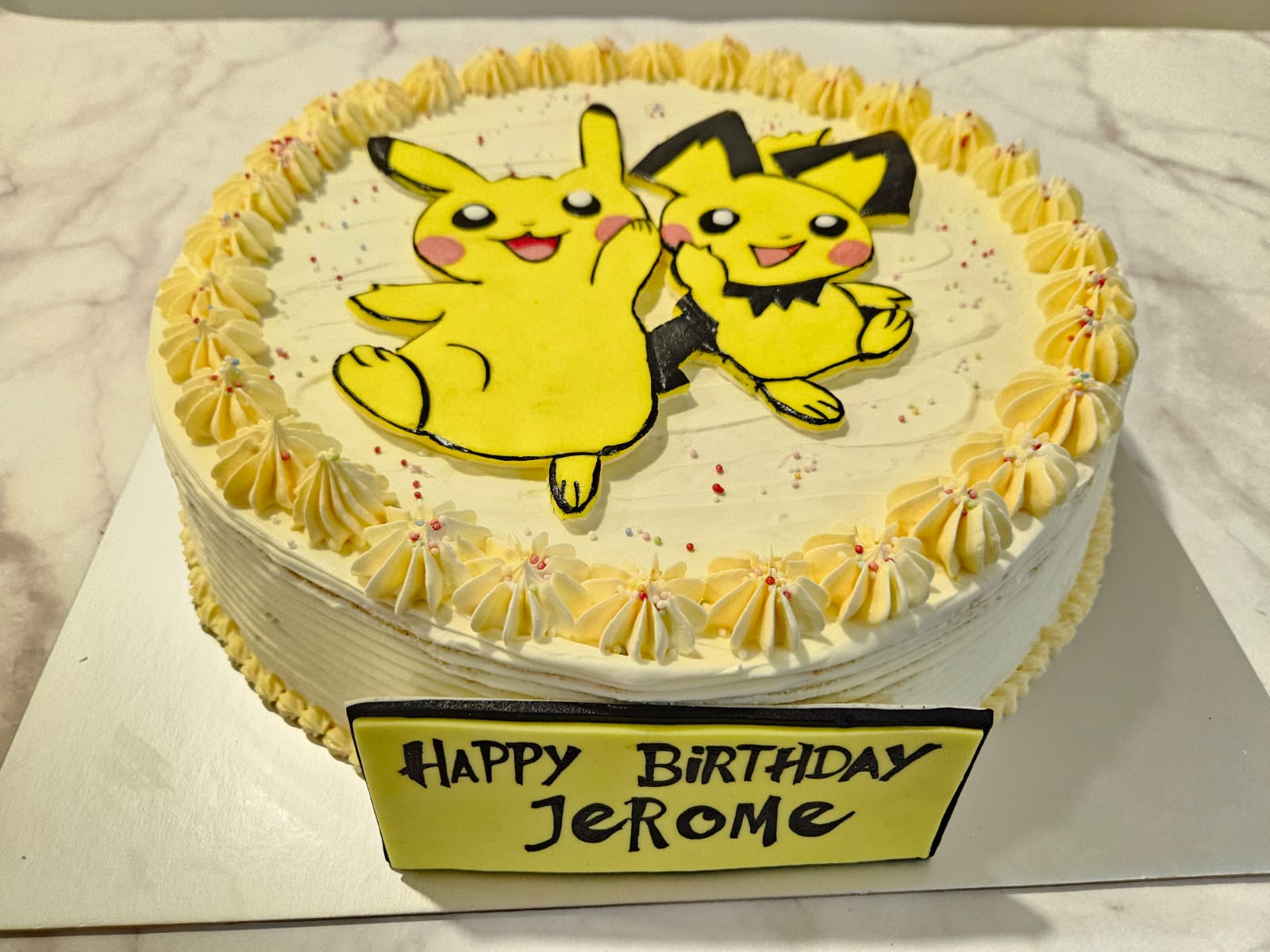 Customised Cakes_13