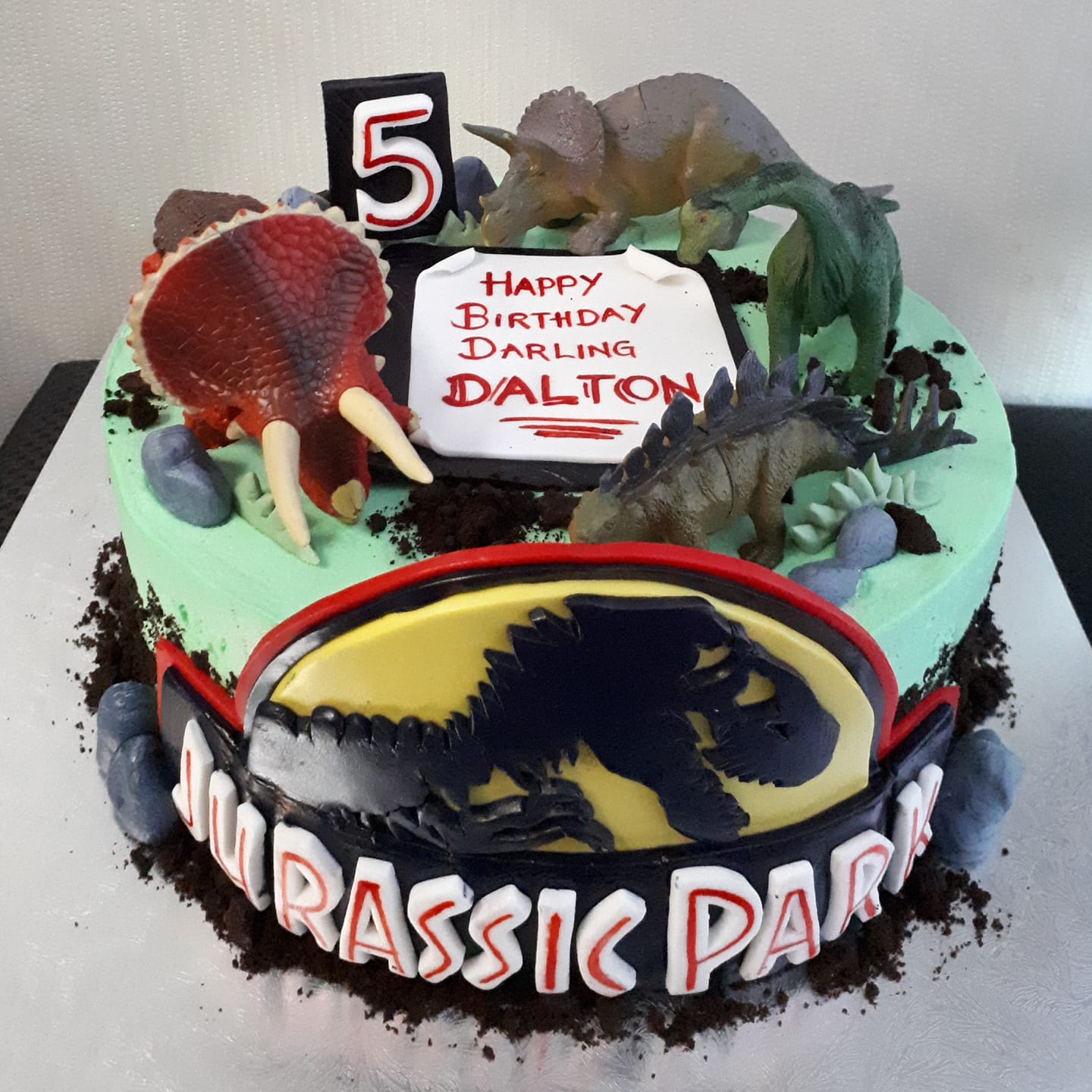 Customised Cakes_16
