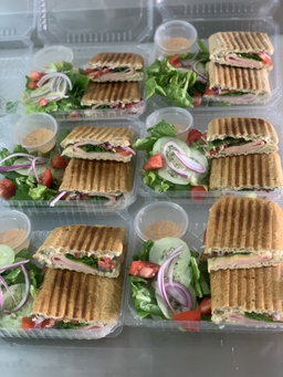Box Lunch de Paninis