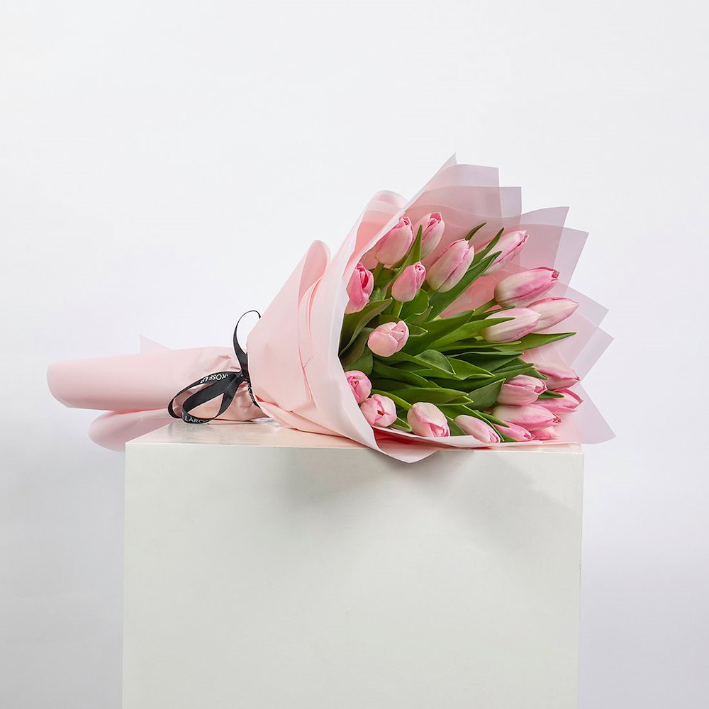 Pink tulip bouquet