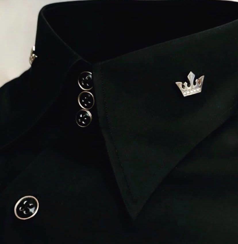 Black highcollar longsleeve