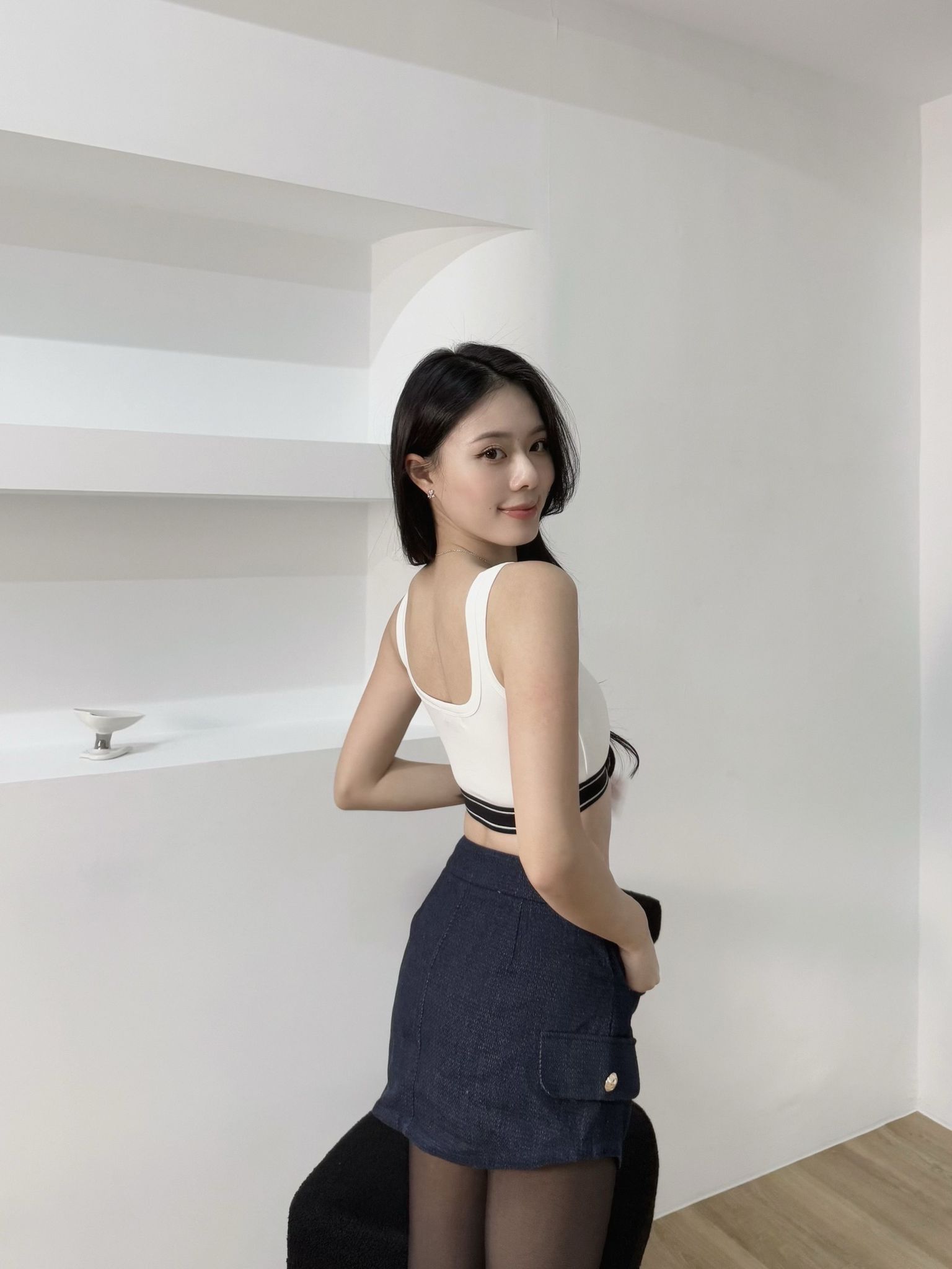 LVD CLASSIC BRALETTE TOP (WHITE)_1