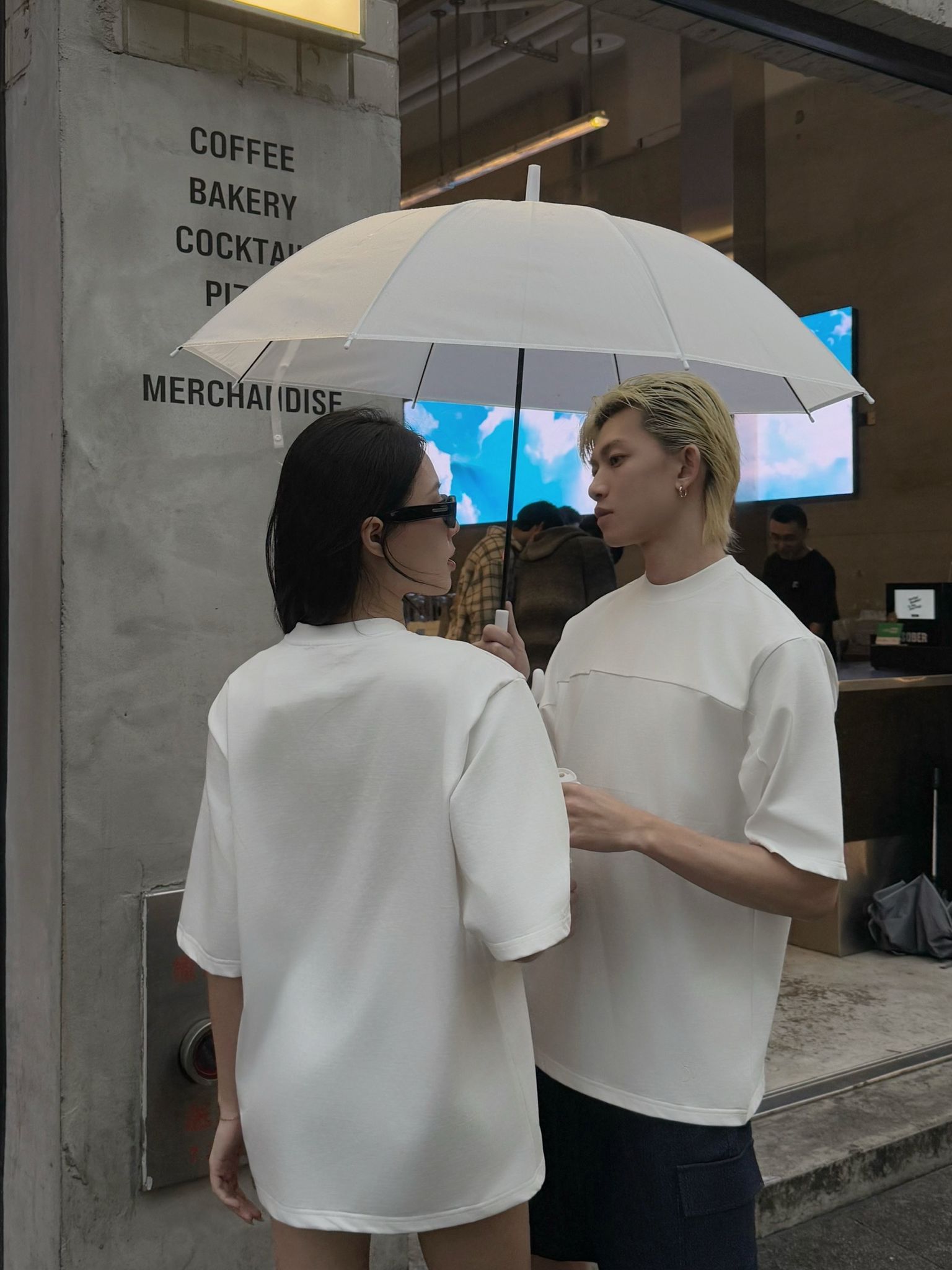 LVD CLASSIC OVERSIZED TEE (WHITE)_2