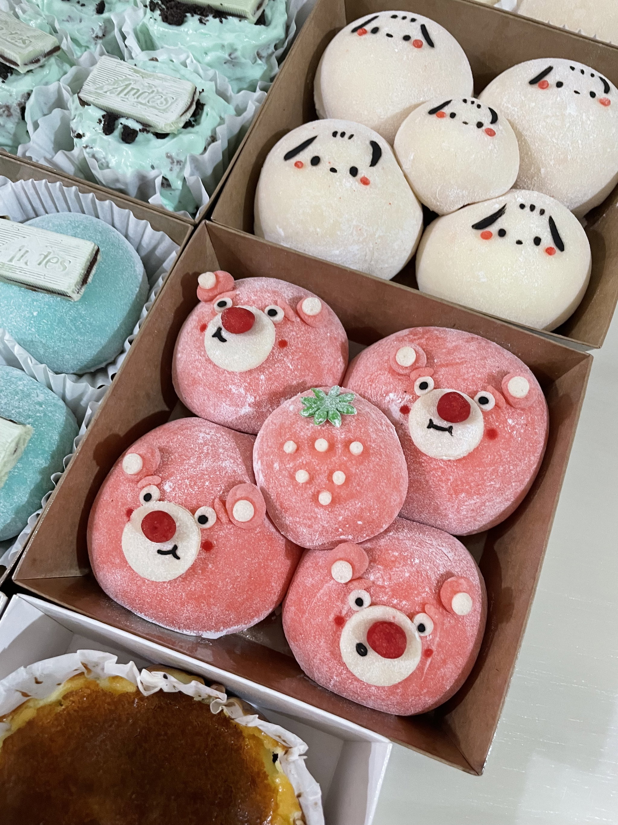 Lots-o'-Huggin' Bear Snow Ball Mochi 5pcs/box_0