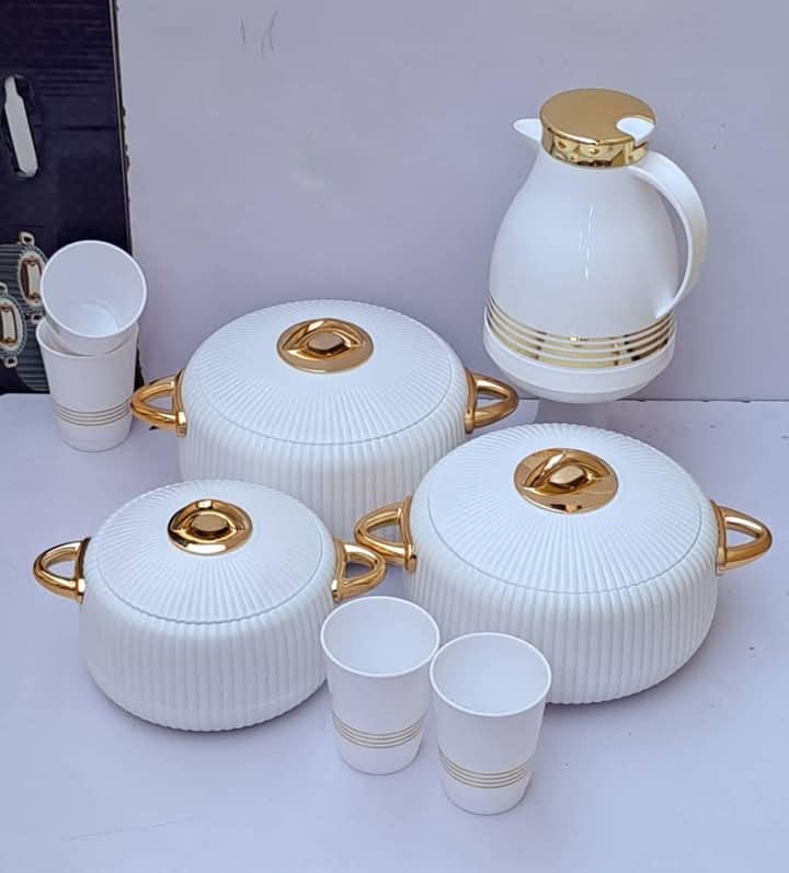 Gold and white bwol_0