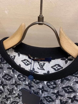 LV Tee 