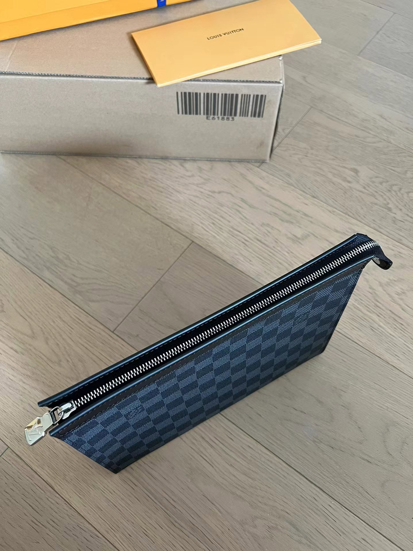 LV Clutch_5