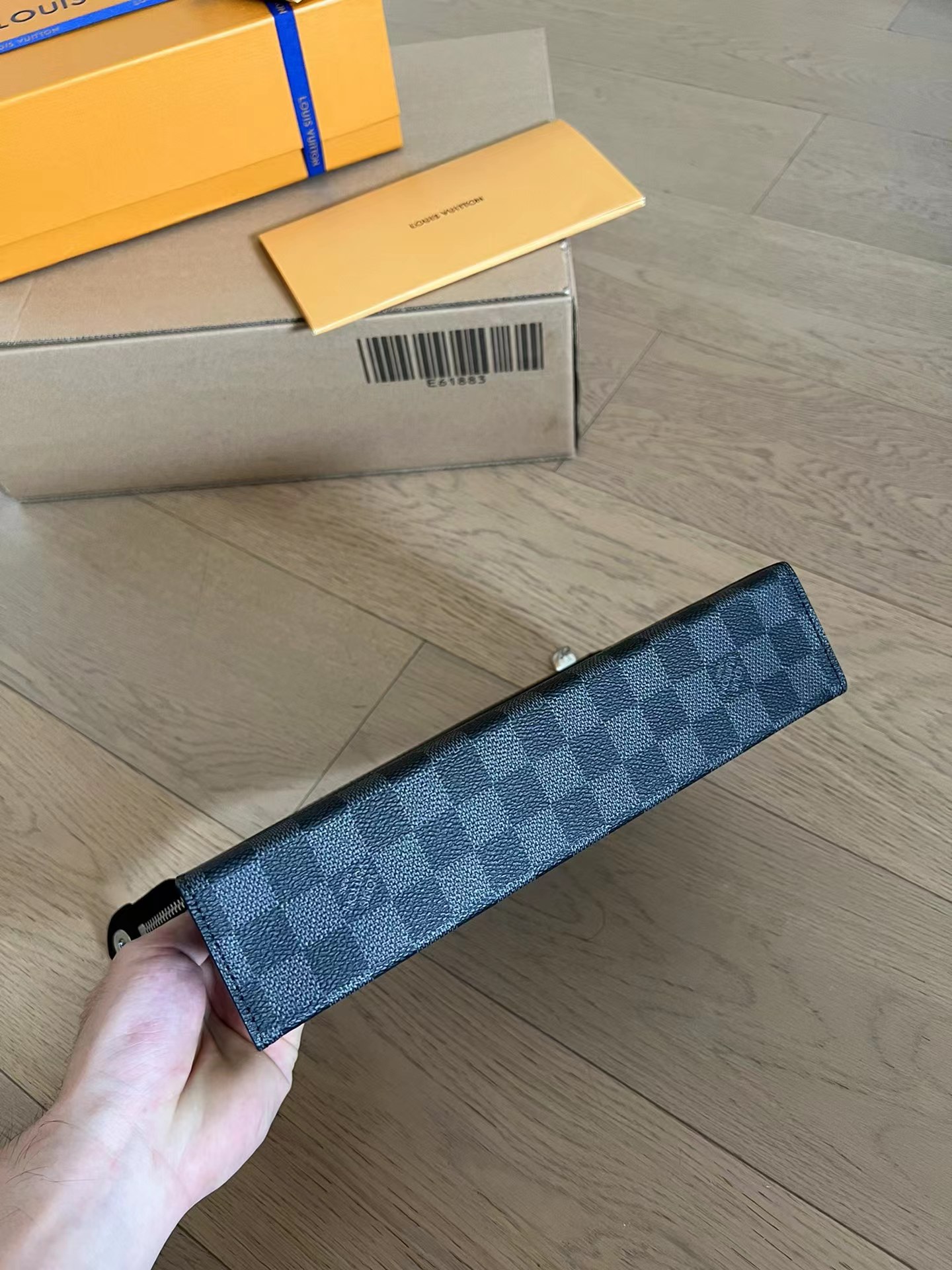 LV Clutch_3