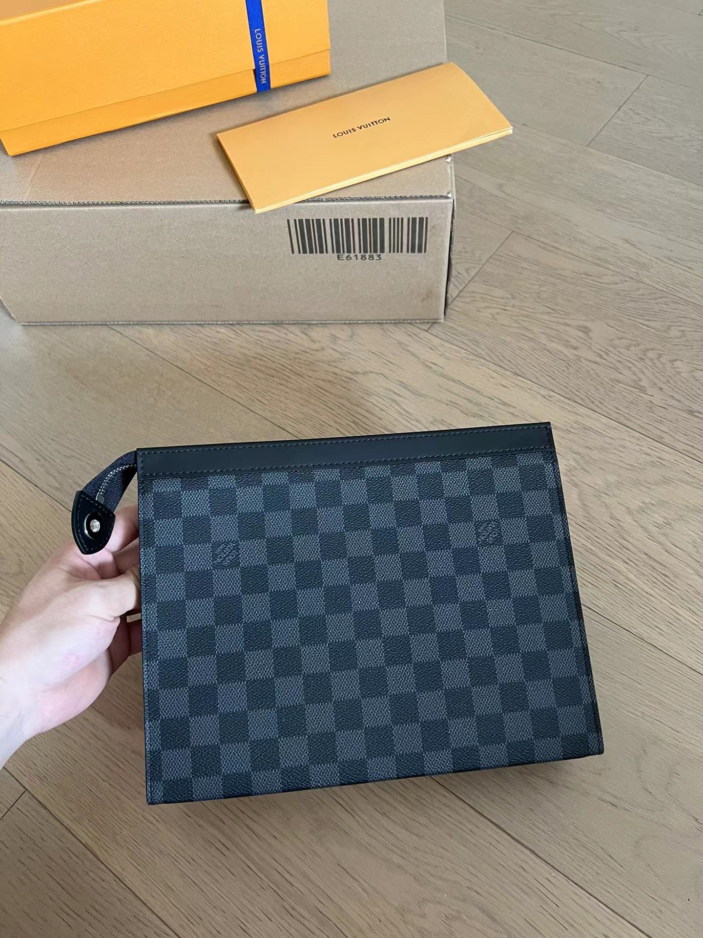 LV Clutch_2