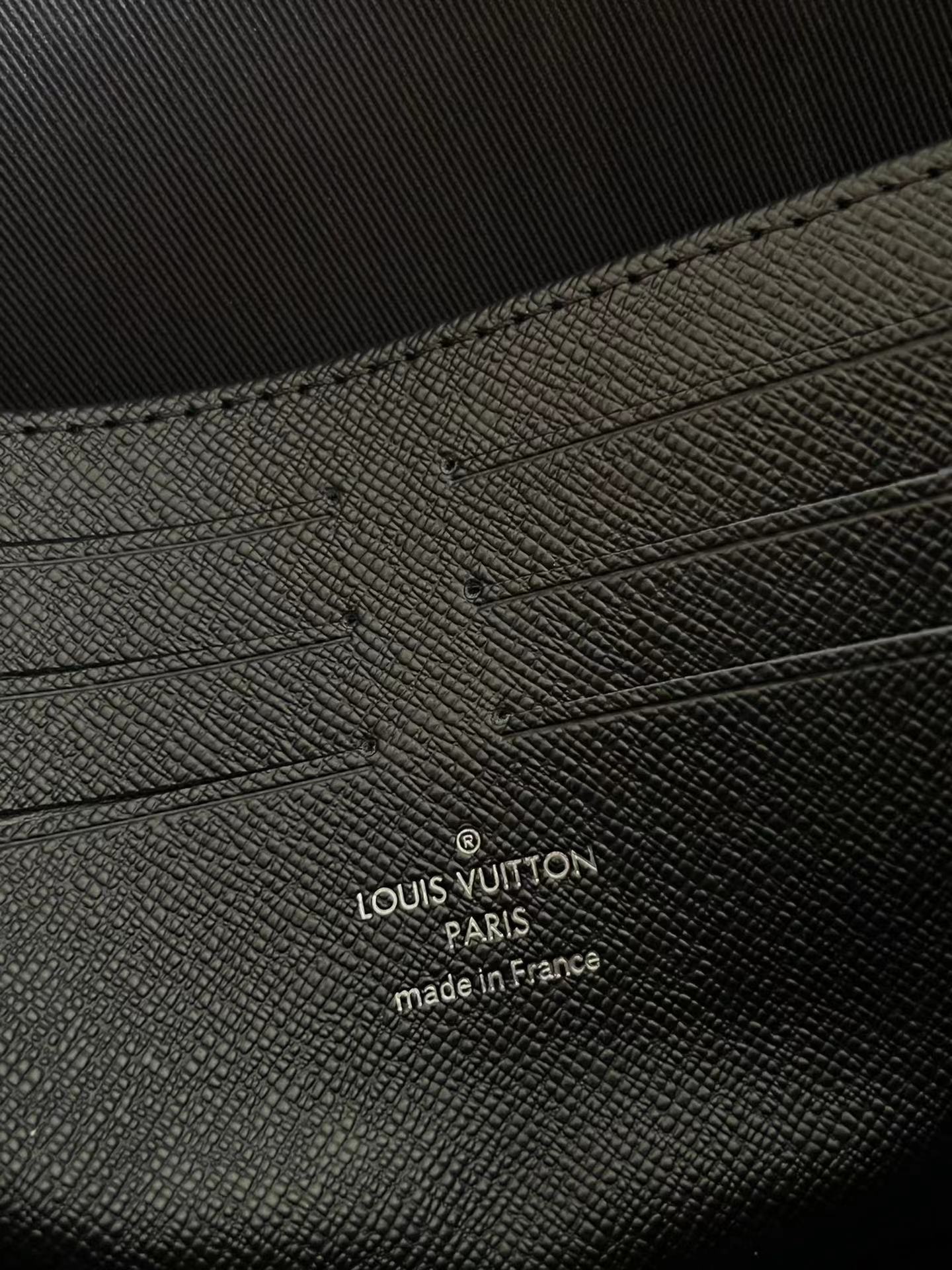 LV Clutch_8