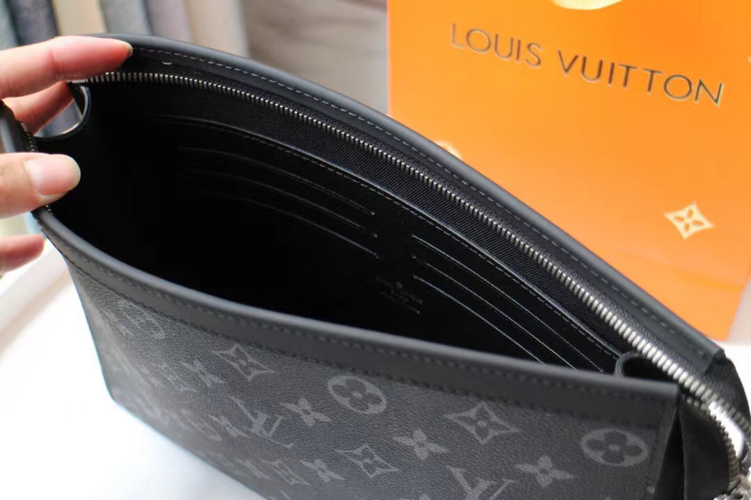 LV Clutch _3