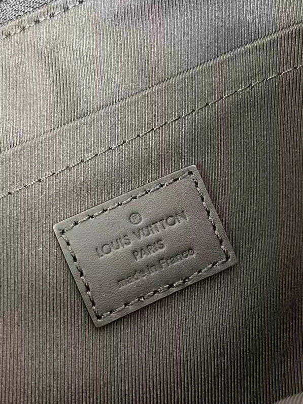 LV Clutch_6