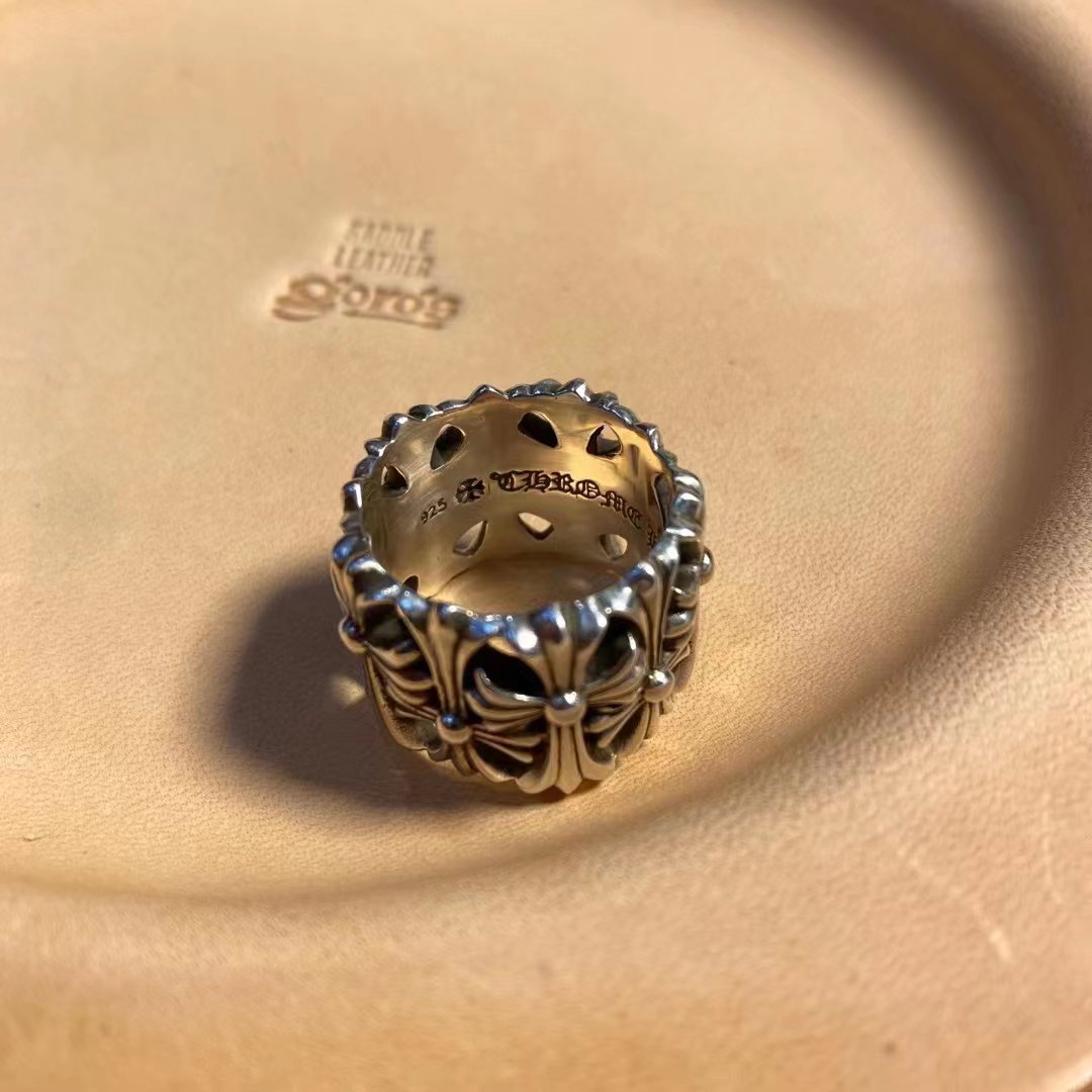 C H Round Cemetery Ring_1