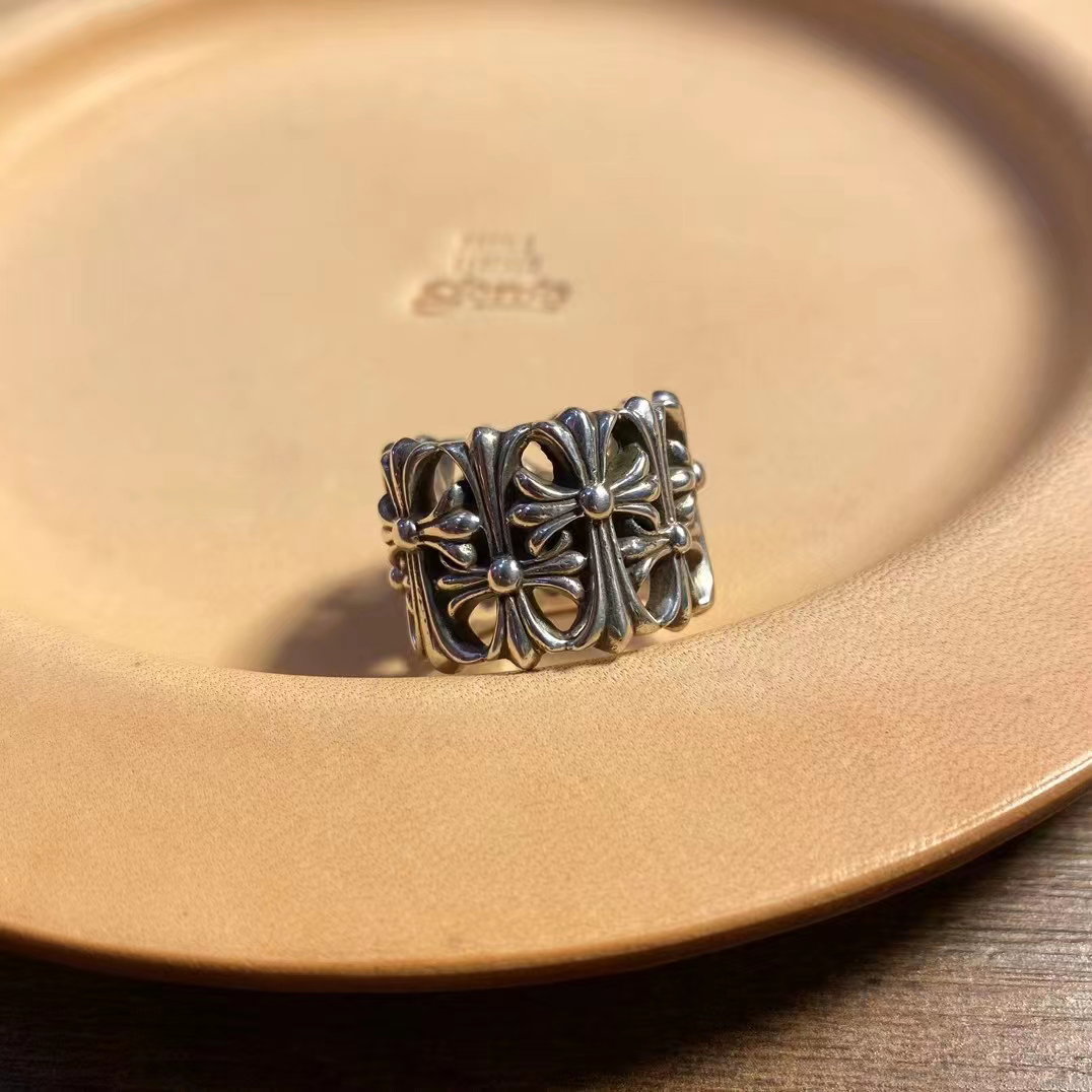 C H Round Cemetery Ring_0