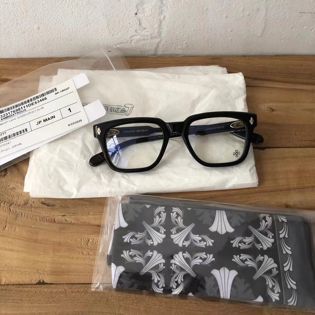 C H Spectacles_2