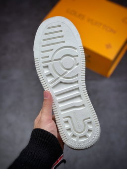 LV Sneaker