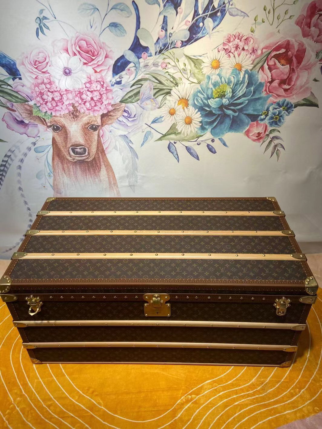 LV VIP Furniture Box_0