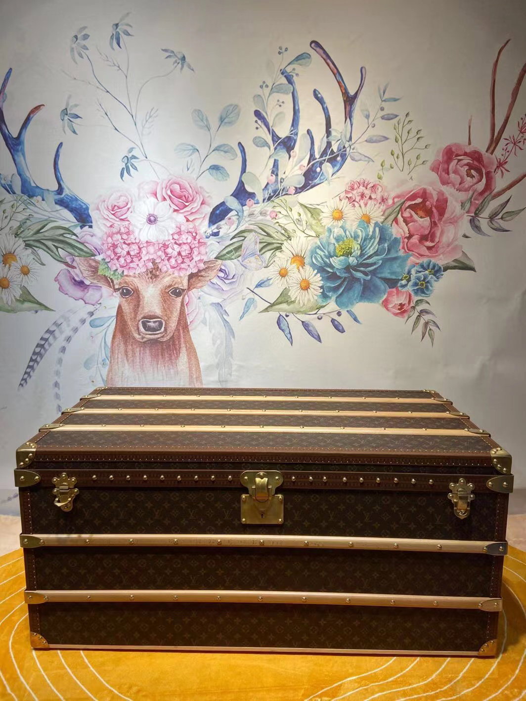 LV VIP Furniture Box_1