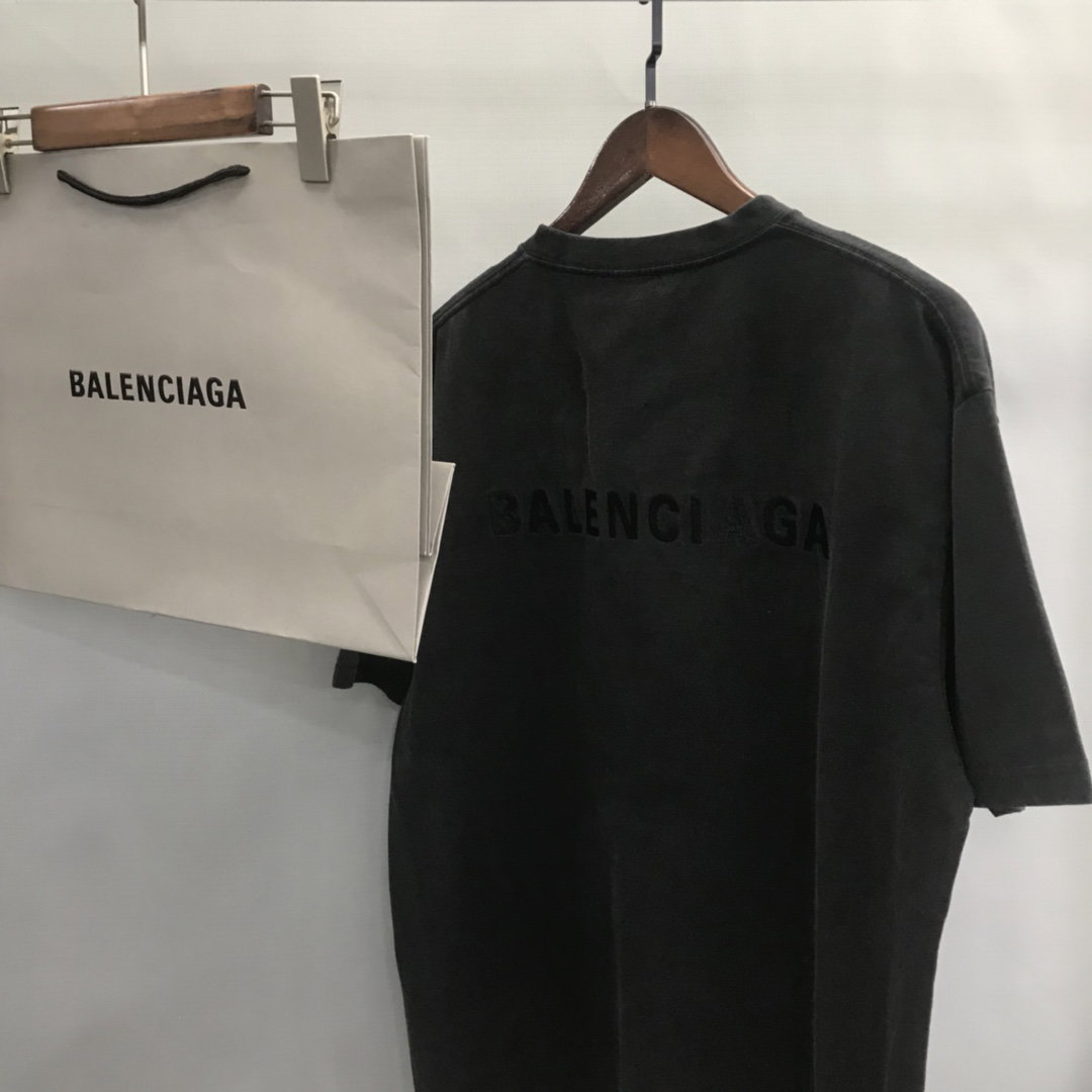 Balenciaga Tee_2