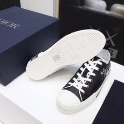 Dior Sneaker