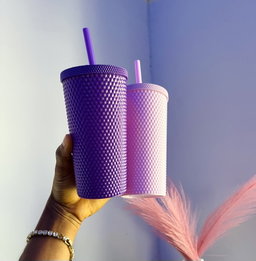 𝐏𝐥𝐚𝐬𝐭𝐢𝐜 𝐜𝐮𝐩 + 𝐒𝐭𝐫𝐚𝐰