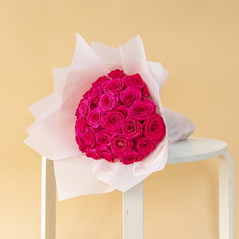 Fuschia roses bouquet _0