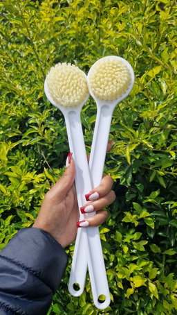 Bath brushes 