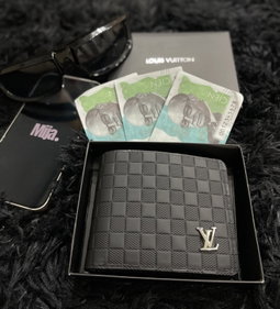 Billetera Louis v.