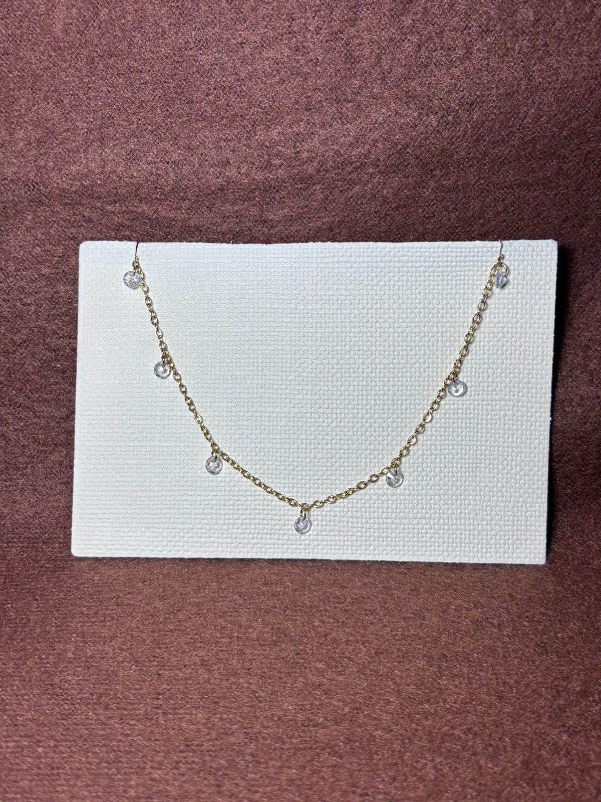 White gem necklace_0