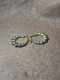 Small hoops earrings