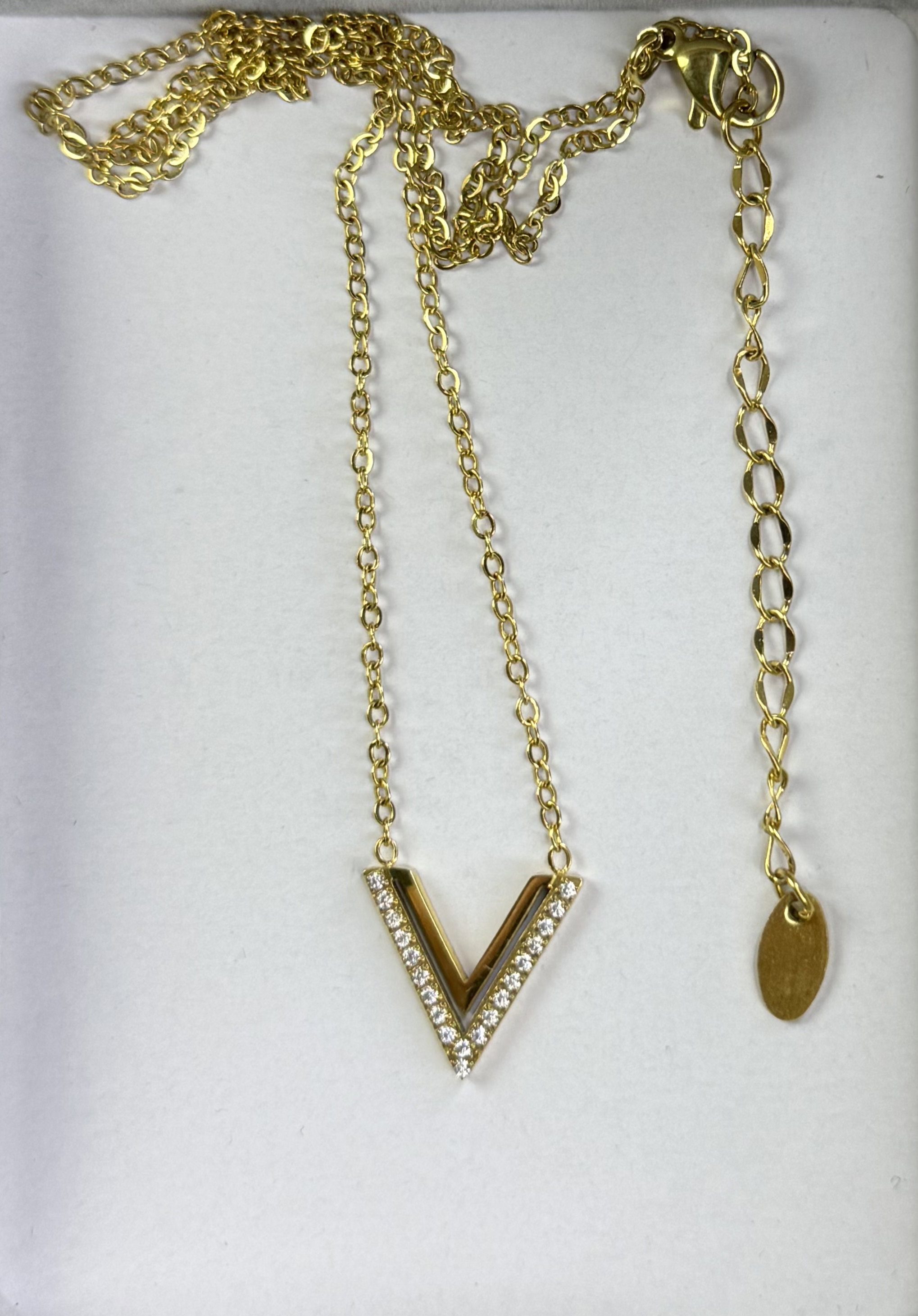 V Necklace_1