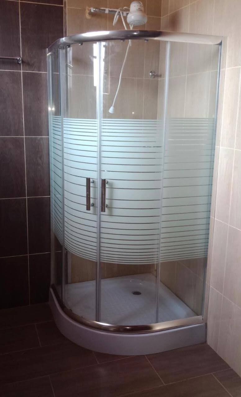 Shower cubicle blurred _0