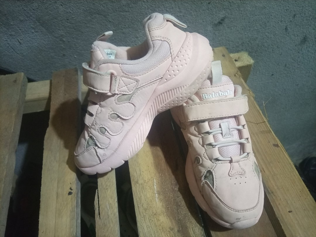 Tennis enfant rose P.33