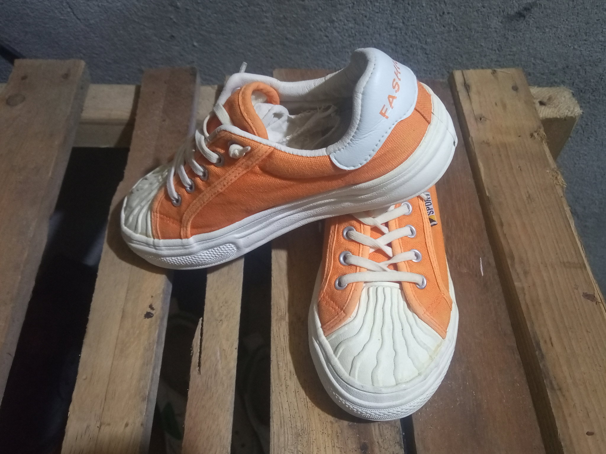 Tennis orange P.37_1