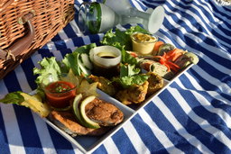 Premium Selection Beach Picnic Hamper