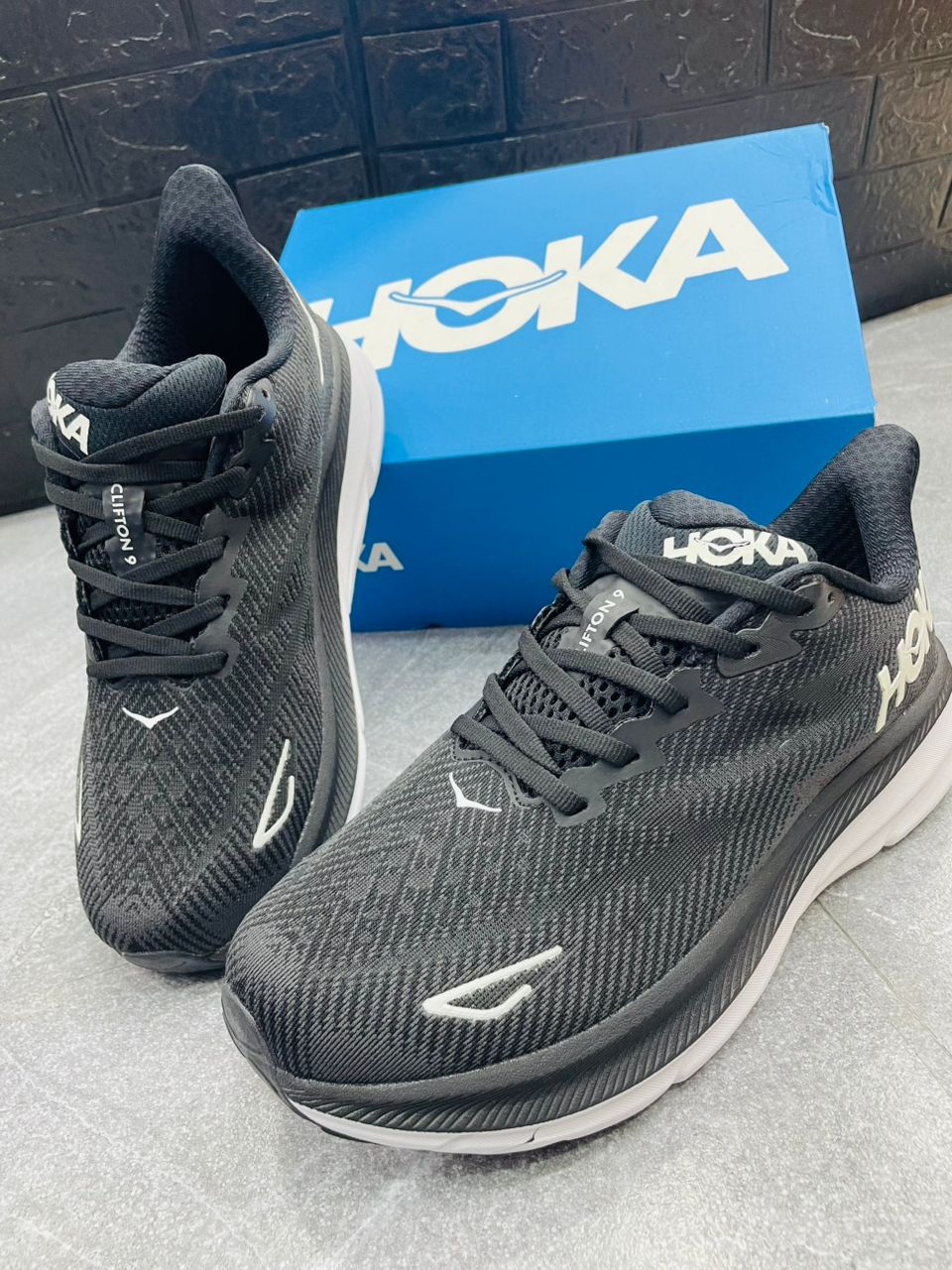 HOKA CLINFON 9_15