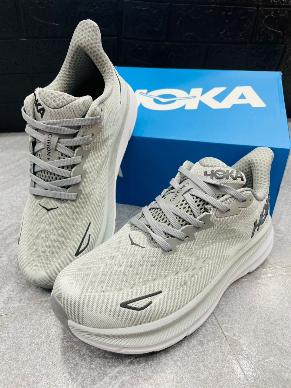 HOKA CLINFON 9_16