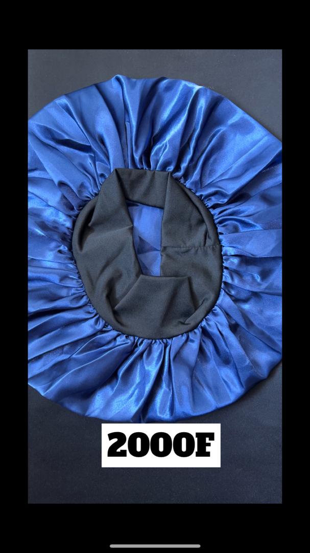 Bonnet en satin _0