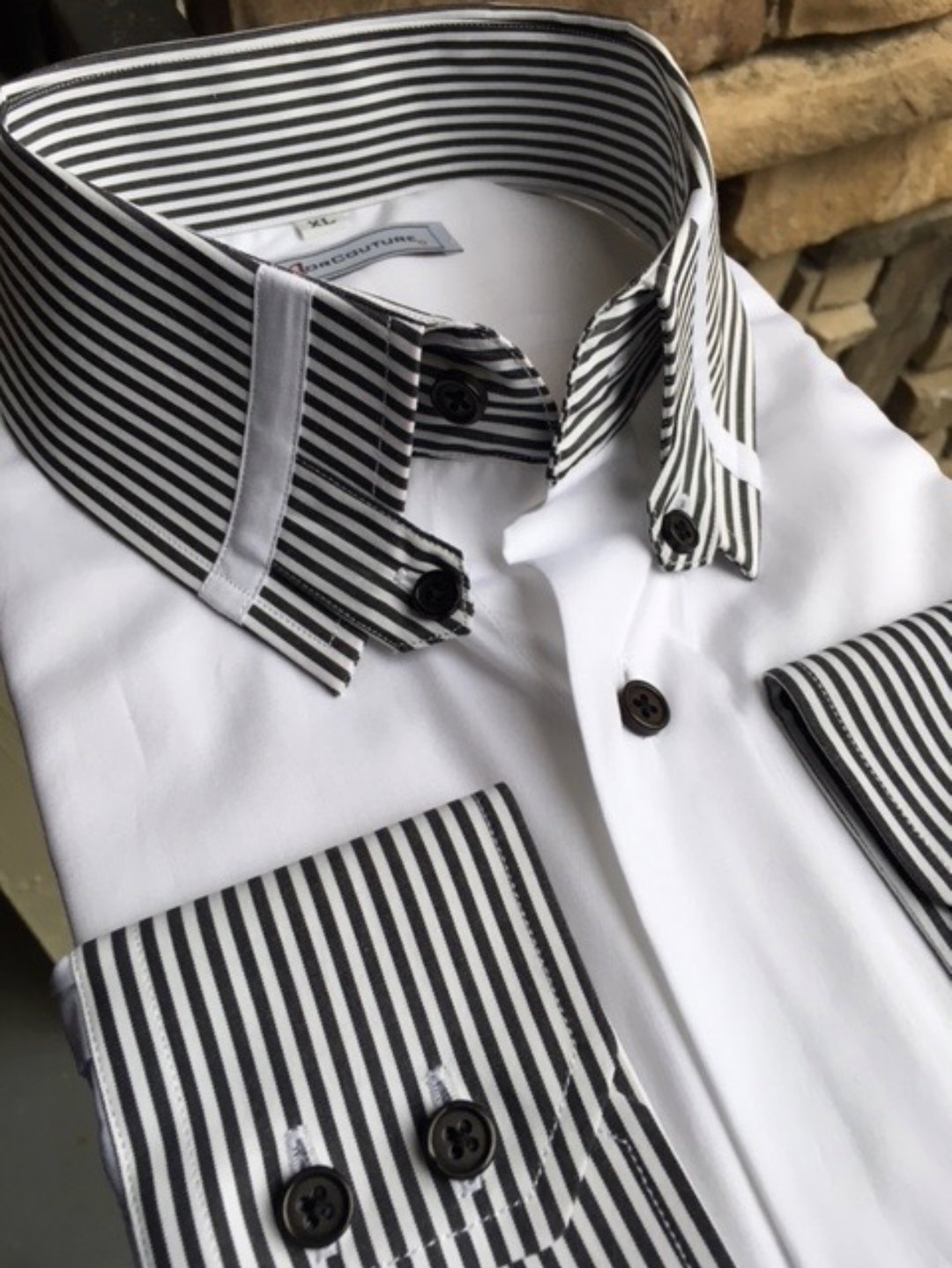 black stripped swerve collar 