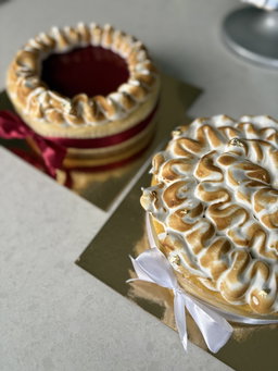 Raspberry Meringue Cheesecake 