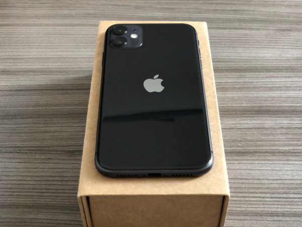 iPhone 11 , 64GB , Black (Pre owned , Battery Health 93%)_0