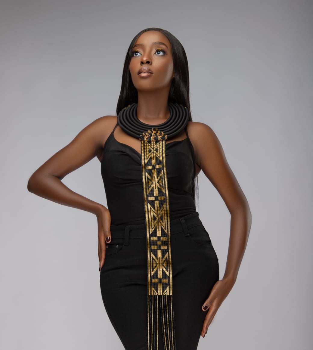 Zulu black and gold necklace with matching earrings _1